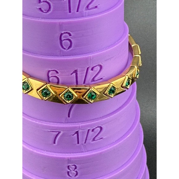 Vintage Gold Tone Tennis Bracelet Green Rhinestones Stretch  7" - Picture 7 of 8